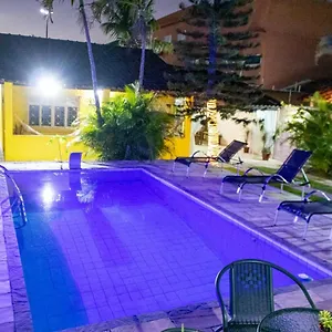 casa-com-piscina-e-mini-campo-de-futebol-em-cabo-frio.cabofriohotels.org/