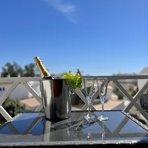 praia-da-rocha-unique-design-with-pool-by-homing.hotelaalgarve.com/